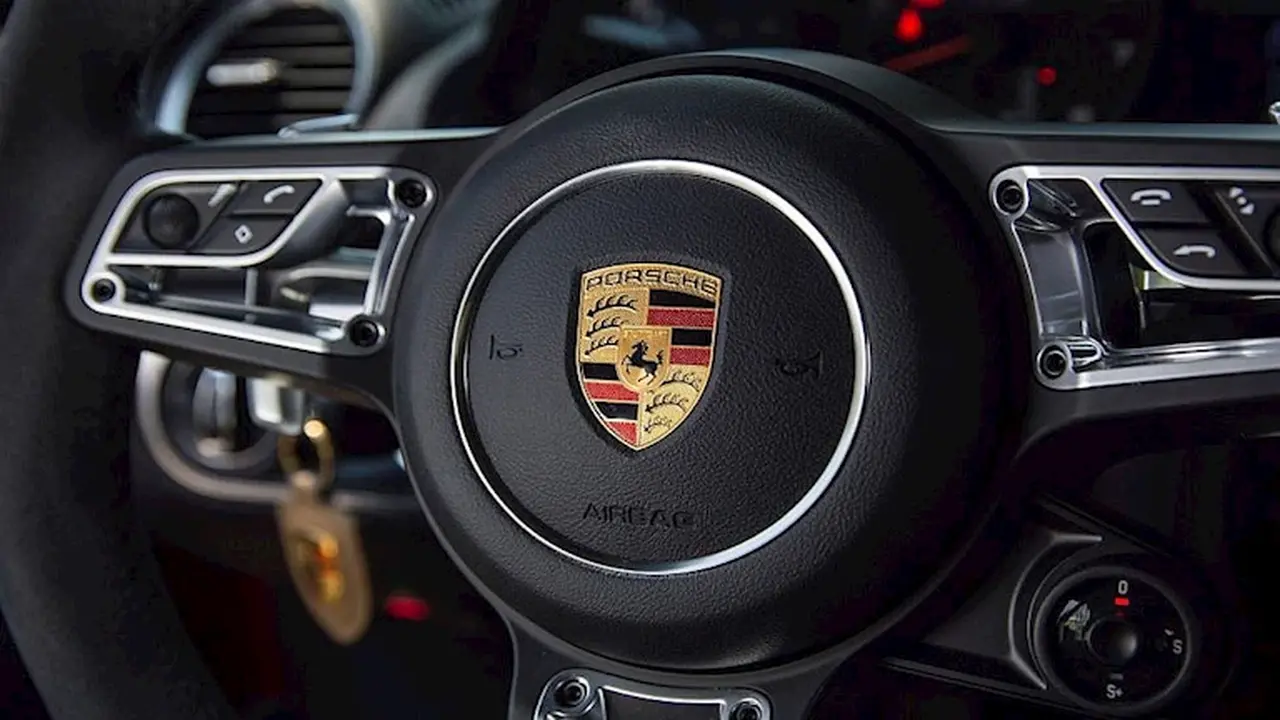 بورشه تعلن الانسحاب من مشروع بوجاتي ريماك وبيع حصتها بالكامل